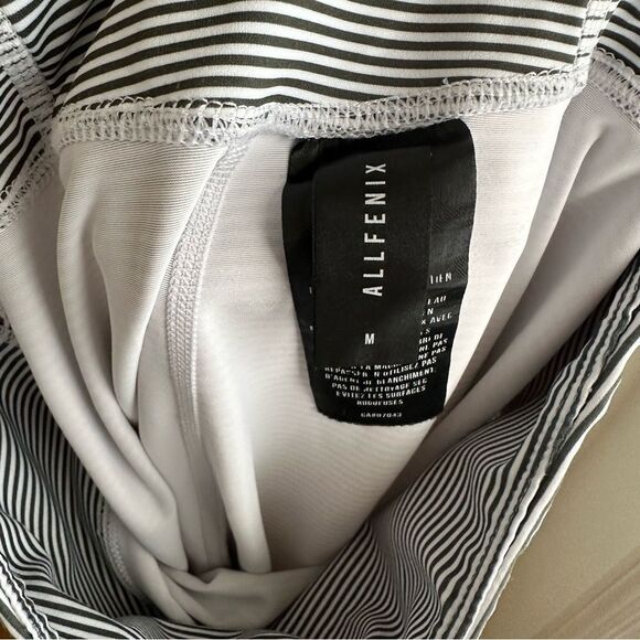 All Fenix White and Grey Striped Limitless High Rise Leggings Size Medium - Picture 7 of 8
